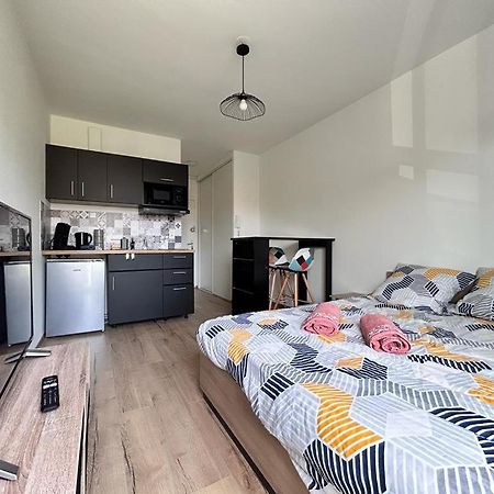 Studio Confortable Et Lumineux Proche Des Hopitaux - Hotel De Ville Beaumont Beaumont  Екстериор снимка