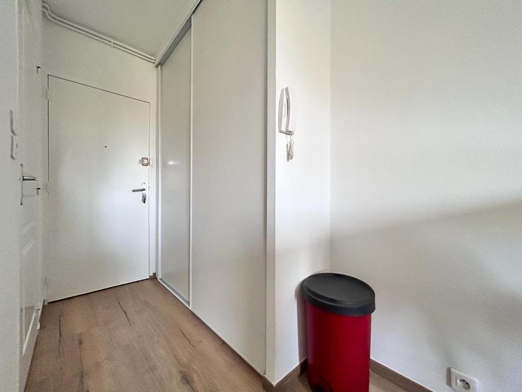 Studio Confortable Et Lumineux Proche Des Hopitaux - Hotel De Ville Beaumont Beaumont  Екстериор снимка