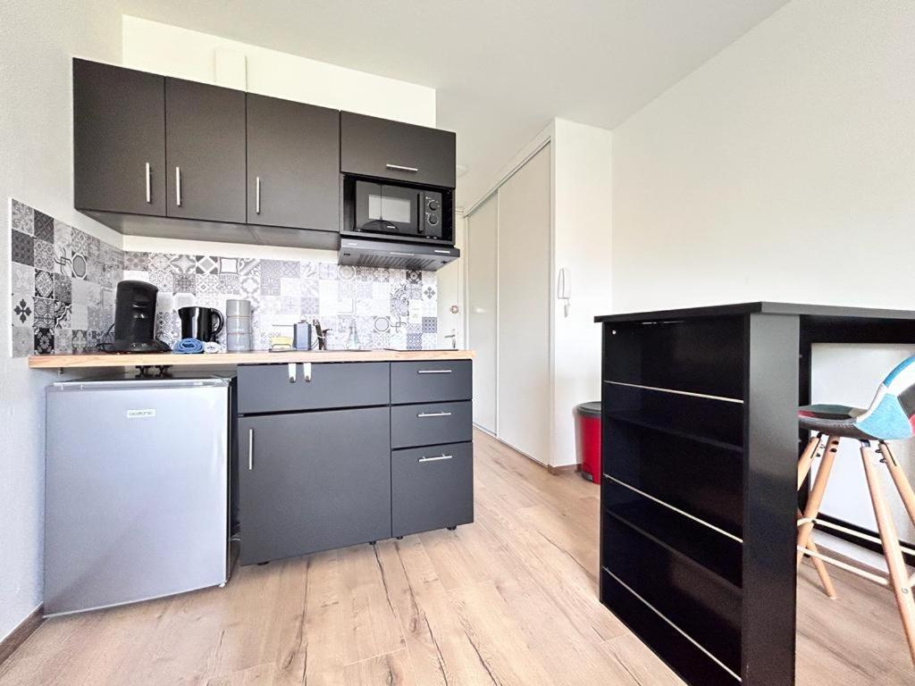 Studio Confortable Et Lumineux Proche Des Hopitaux - Hotel De Ville Beaumont Beaumont  Екстериор снимка