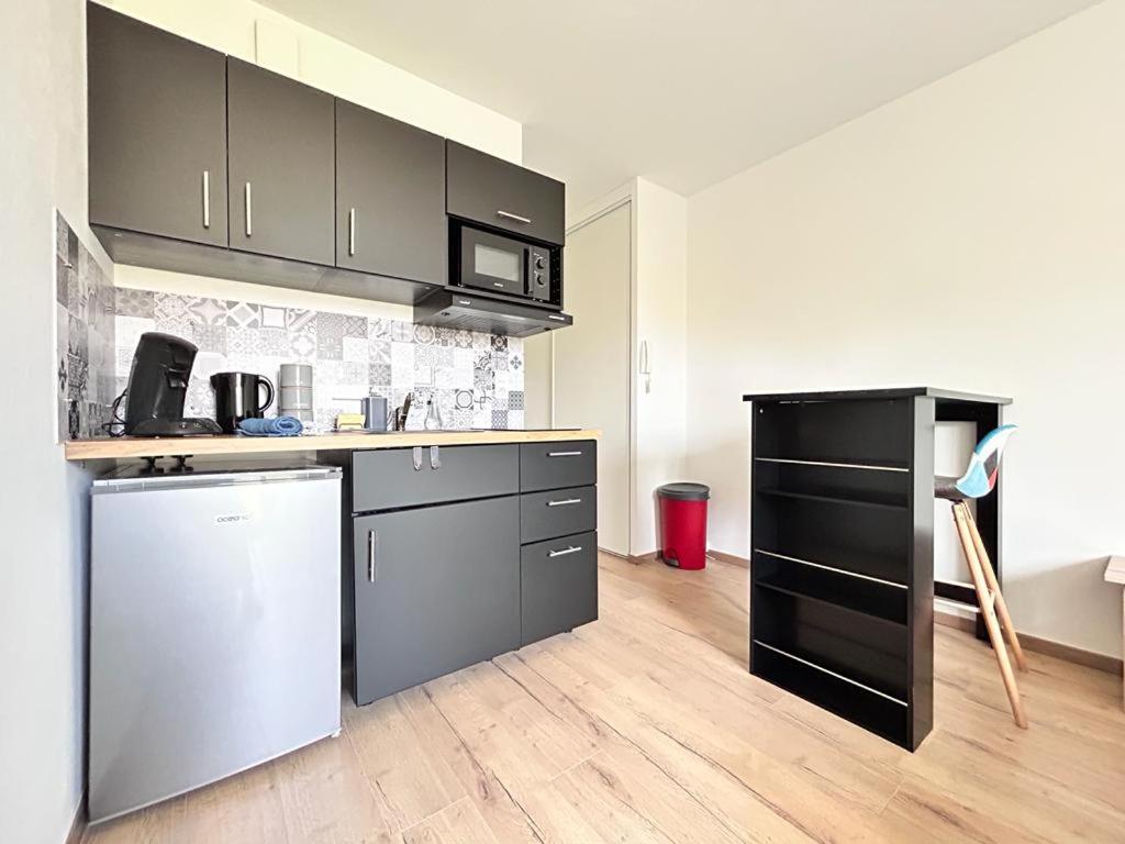 Studio Confortable Et Lumineux Proche Des Hopitaux - Hotel De Ville Beaumont Beaumont  Екстериор снимка