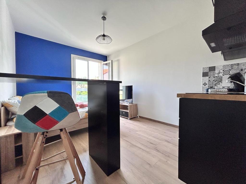 Studio Confortable Et Lumineux Proche Des Hopitaux - Hotel De Ville Beaumont Beaumont  Екстериор снимка